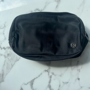 Lululemon Everywhere Beltbag Black